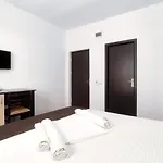21a - Piscina, Parcare Gratuita, Zona Linistita Aproape De Plaja בית הארחה
