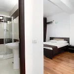 21a - Piscina, Parcare Gratuita, Zona Linistita Aproape De Plaja 3* קוסטינסטי