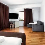 21a - Piscina, Parcare Gratuita, Zona Linistita Aproape De Plaja 3* קוסטינסטי