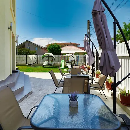 21a - Piscina, Parcare Gratuita, Zona Linistita Aproape De Plaja Guest house 3*