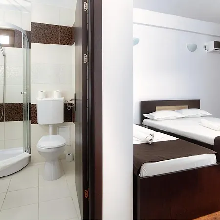 21a - Piscina, Parcare Gratuita, Zona Linistita Aproape De Plaja