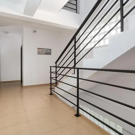 21a - Piscina, Parcare Gratuita, Zona Linistita Aproape De Plaja Costinesti