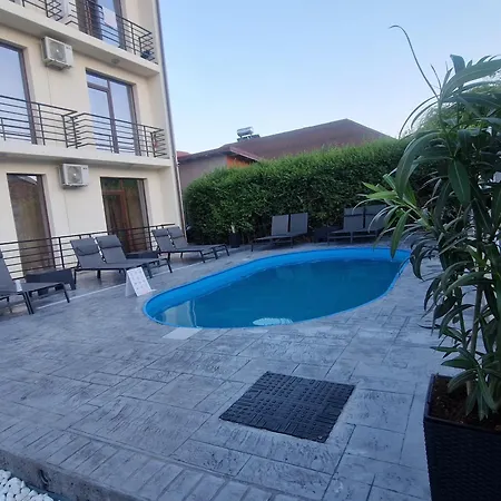 21a - Piscina, Parcare Gratuita, Zona Linistita Aproape De Plaja Costinesti