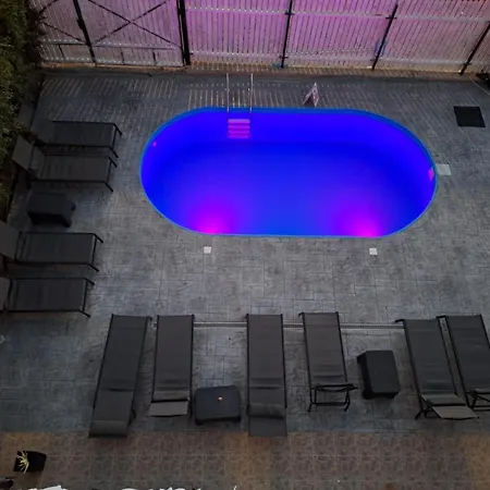21a - Piscina, Parcare Gratuita, Zona Linistita Aproape De Plaja Guest house 3*