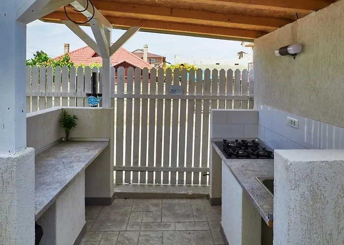 21a - Piscina, Parcare Gratuita, Zona Linistita Aproape De Plaja