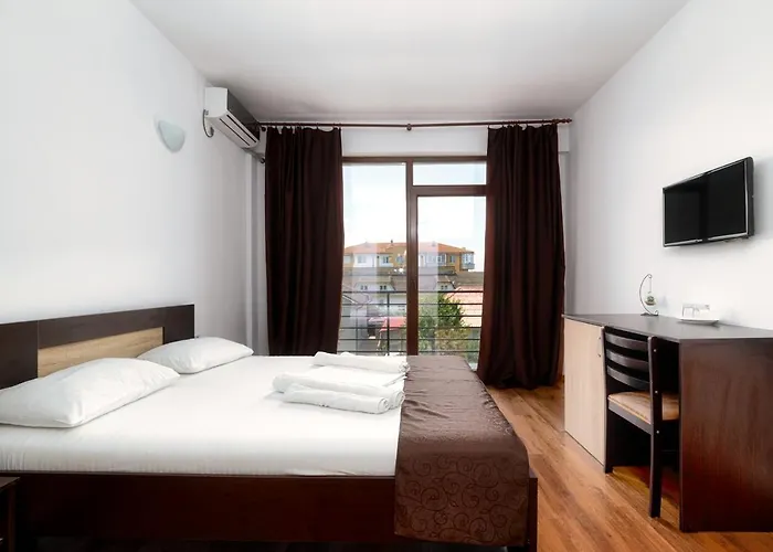 21a - Piscina, Parcare Gratuita, Zona Linistita Aproape De Plaja