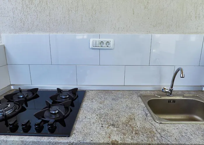 21a - Piscina, Parcare Gratuita, Zona Linistita Aproape De Plaja Vendégház 3*