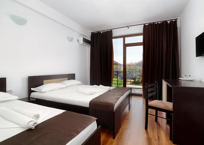 21a - Piscina, Parcare Gratuita, Zona Linistita Aproape De Plaja Vendégház