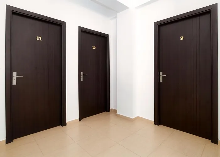 21a - Piscina, Parcare Gratuita, Zona Linistita Aproape De Plaja Vendégház