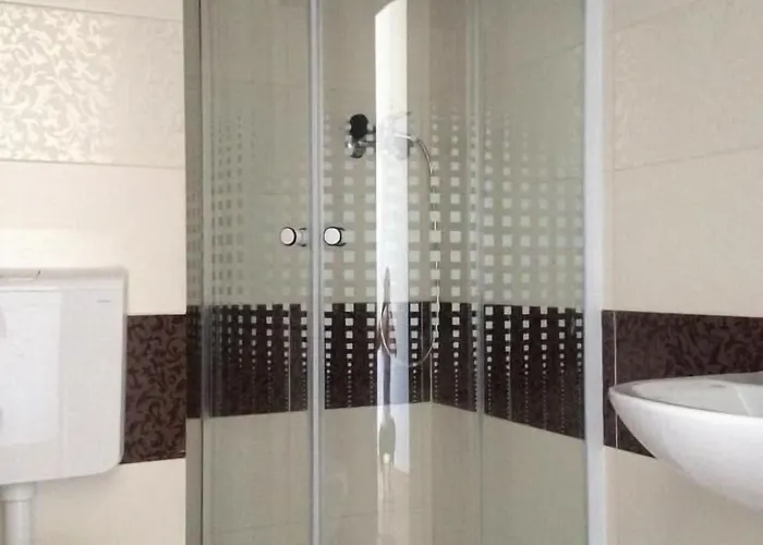 21a - Piscina, Parcare Gratuita, Zona Linistita Aproape De Plaja Vendégház 3*